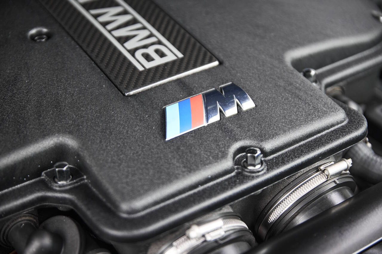 Used 2002 BMW Z8 image 96