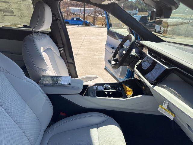 New 2026 Jeep Cherokee Limited image 37