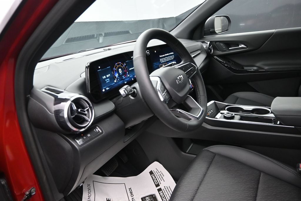 New 2026 Chevrolet Equinox LT w/ Convenience Package II FWD image 18