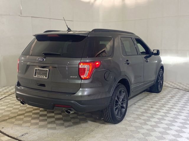 Used 2018 Ford Explorer XLT w/ Equipment Group 202A AWD/4WD image 17