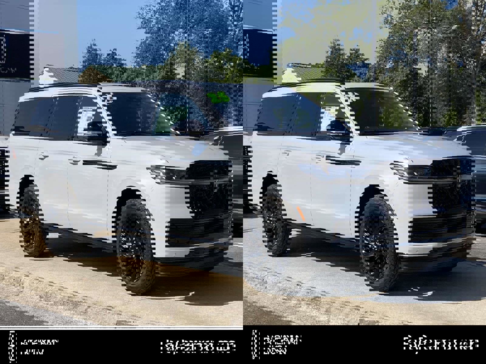 New 2025 Lincoln Navigator L Reserve w/ Jet Appearance Package image 1