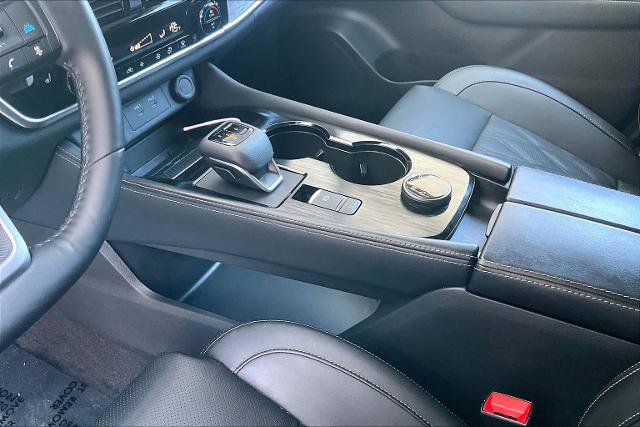 Certified 2025 Nissan Rogue Platinum AWD/4WD image 17