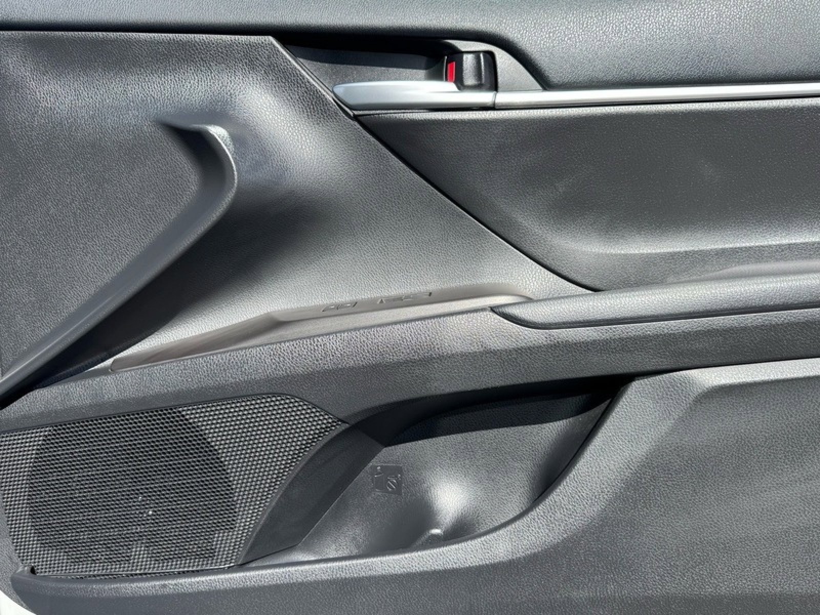 Used 2024 Toyota Camry SE image 25