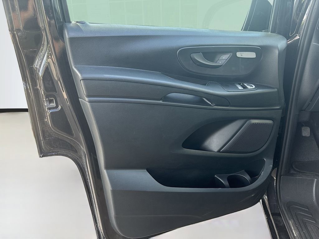 Used 2023 Mercedes-Benz Metris Passenger image 29