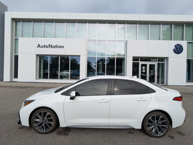 Used 2021 Toyota Corolla SE FWD image 2