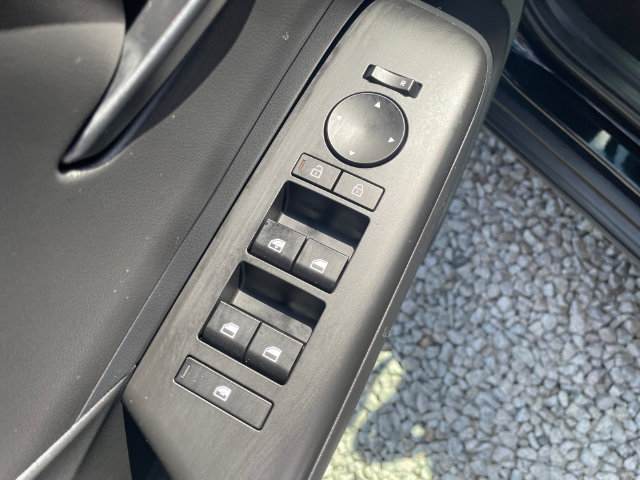 Used 2025 Hyundai Kona SE AWD/4WD image 25