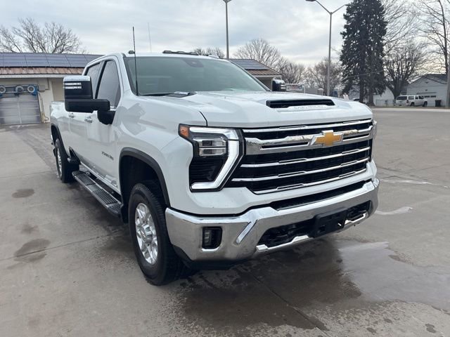 Used 2025 Chevrolet Silverado 3500 LTZ image 5