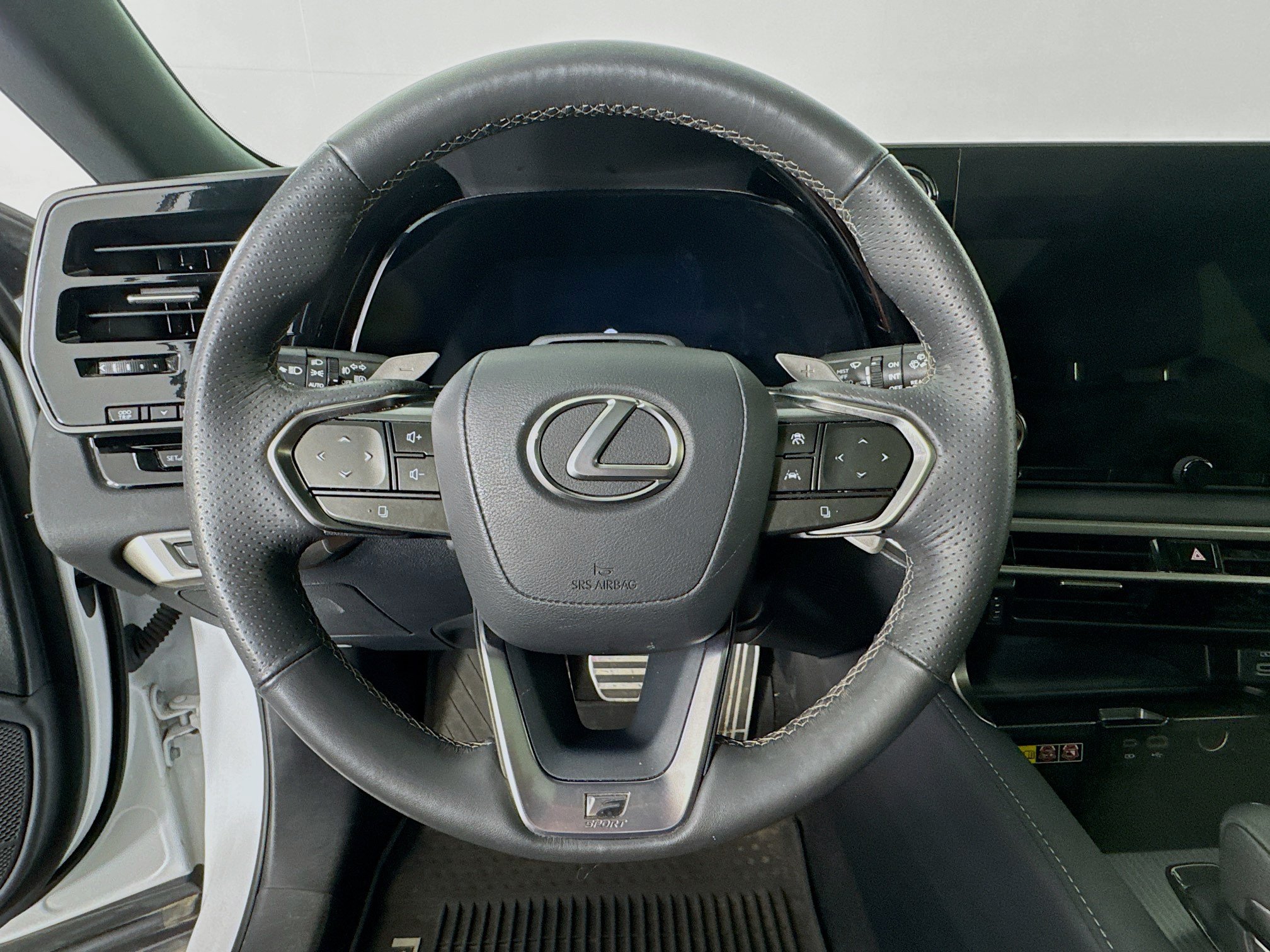 Used 2023 Lexus RX 500h F Sport w/ Accessory Package (2T) AWD/4WD image 11