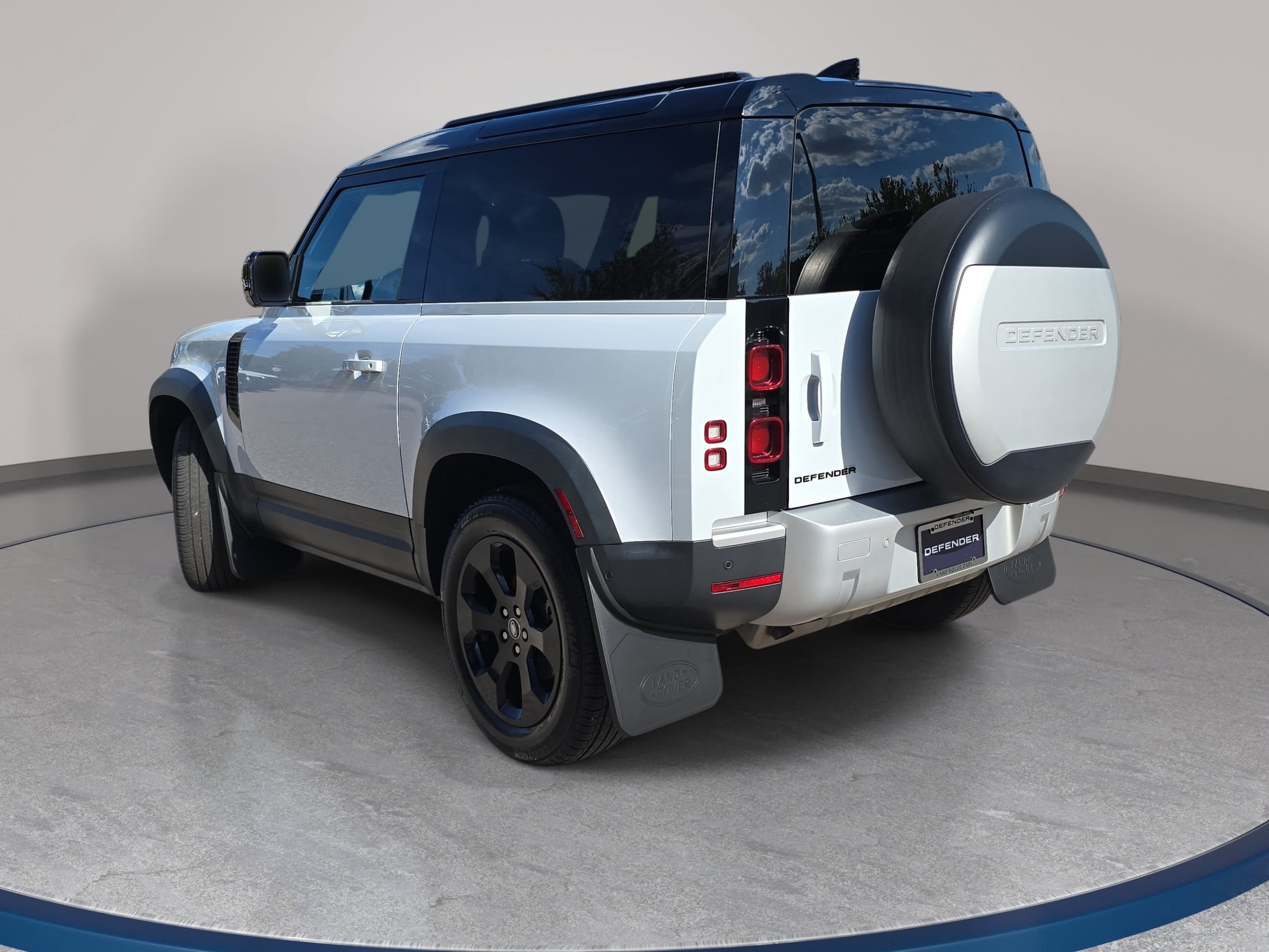 Used 2021 Land Rover Defender 90 S AWD/4WD image 7