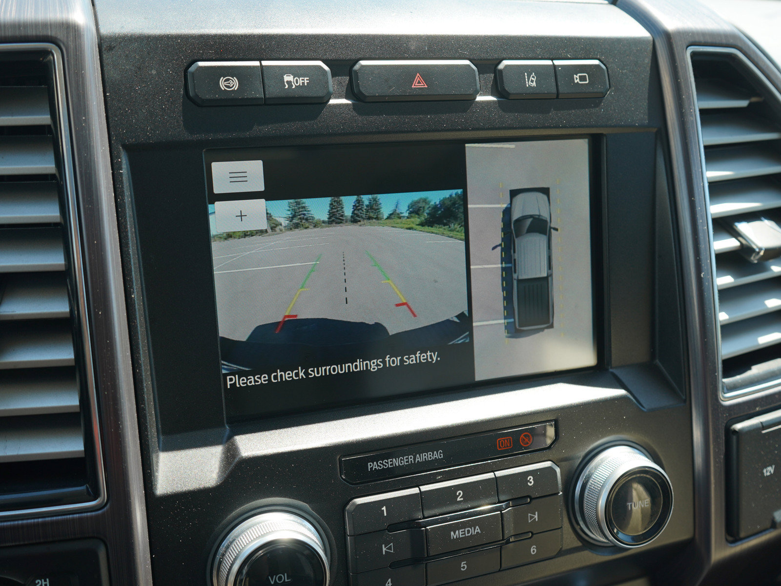 Used 2020 Ford F350 Limited AWD/4WD image 21
