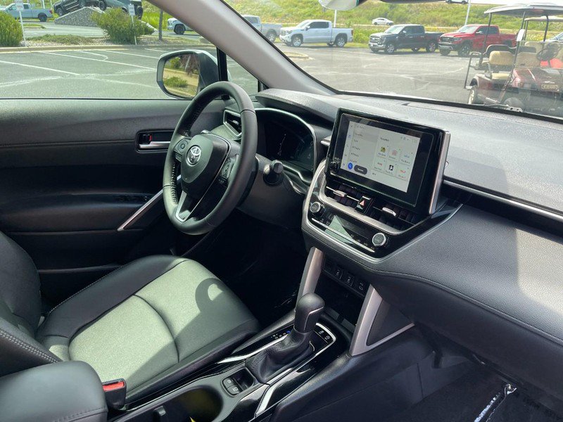 Used 2024 Toyota Corolla Cross XLE AWD/4WD image 10