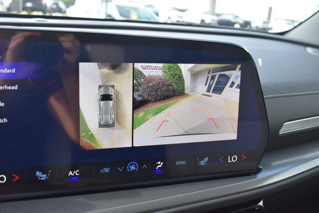 New 2026 Chevrolet Traverse LT w/ Driver Confidence Package FWD image 29