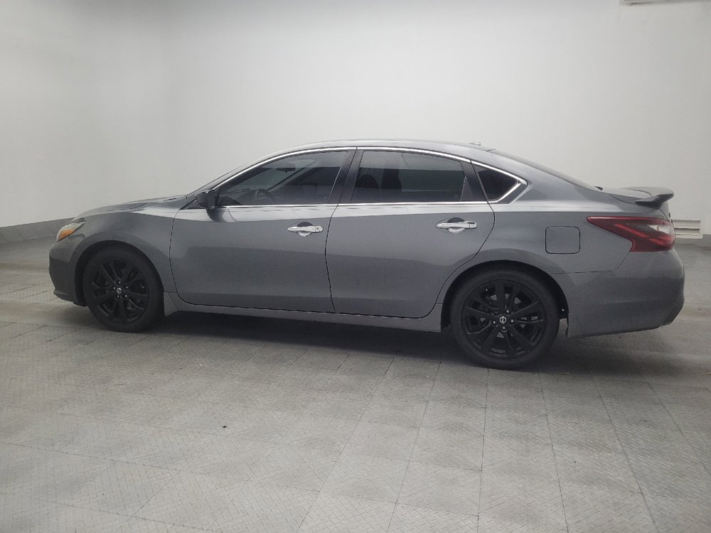 Used 2018 Nissan Altima 2.5 SR w/ SR Midnight Edition FWD image 3