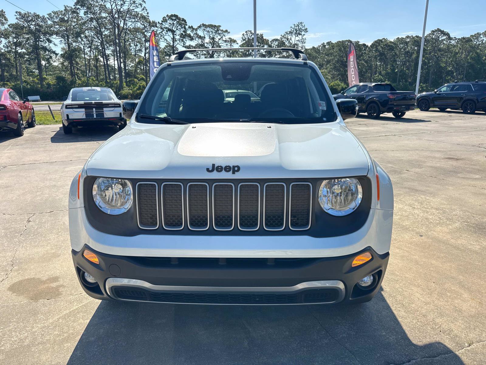 Certified 2023 Jeep Renegade Latitude AWD/4WD image 8