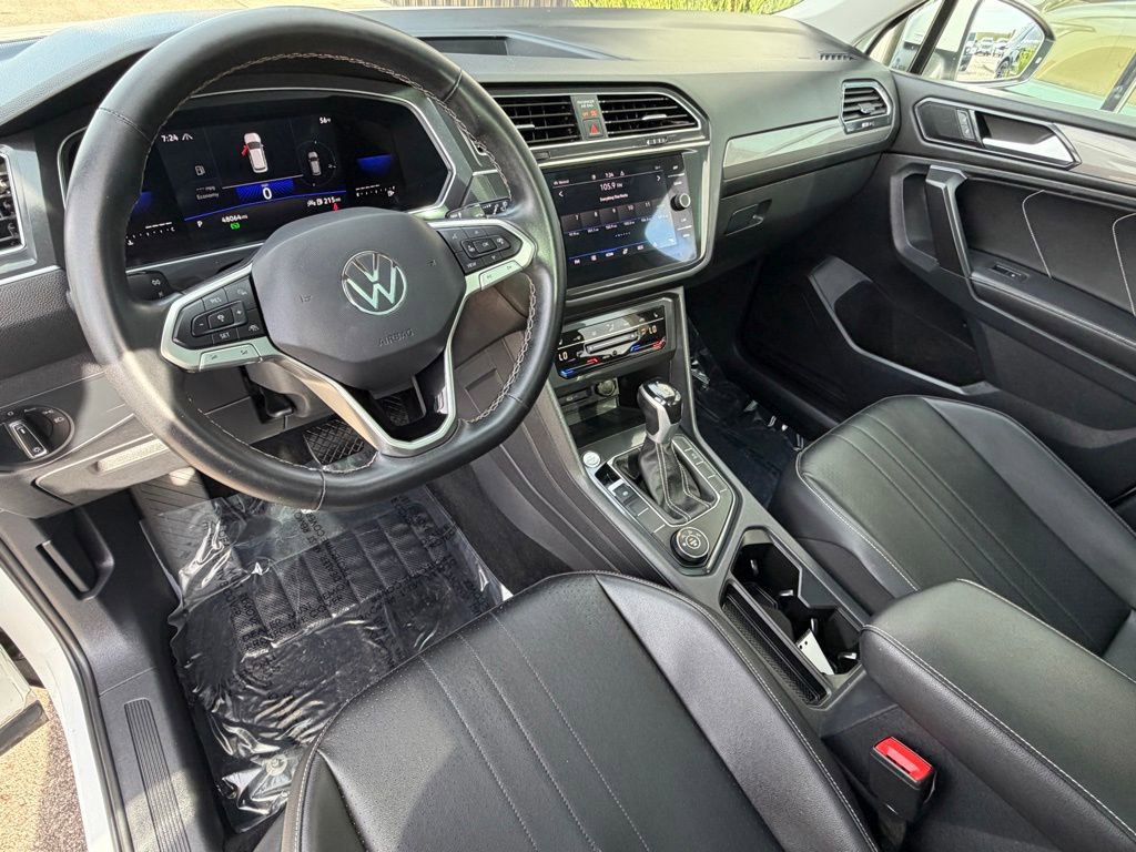 Used 2022 Volkswagen Tiguan SE w/ Panoramic Sunroof Package AWD/4WD image 7