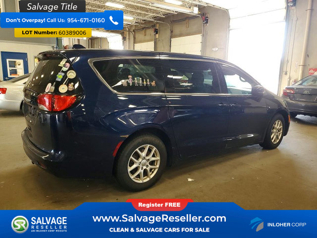Used 2017 Chrysler Pacifica Touring FWD image 4