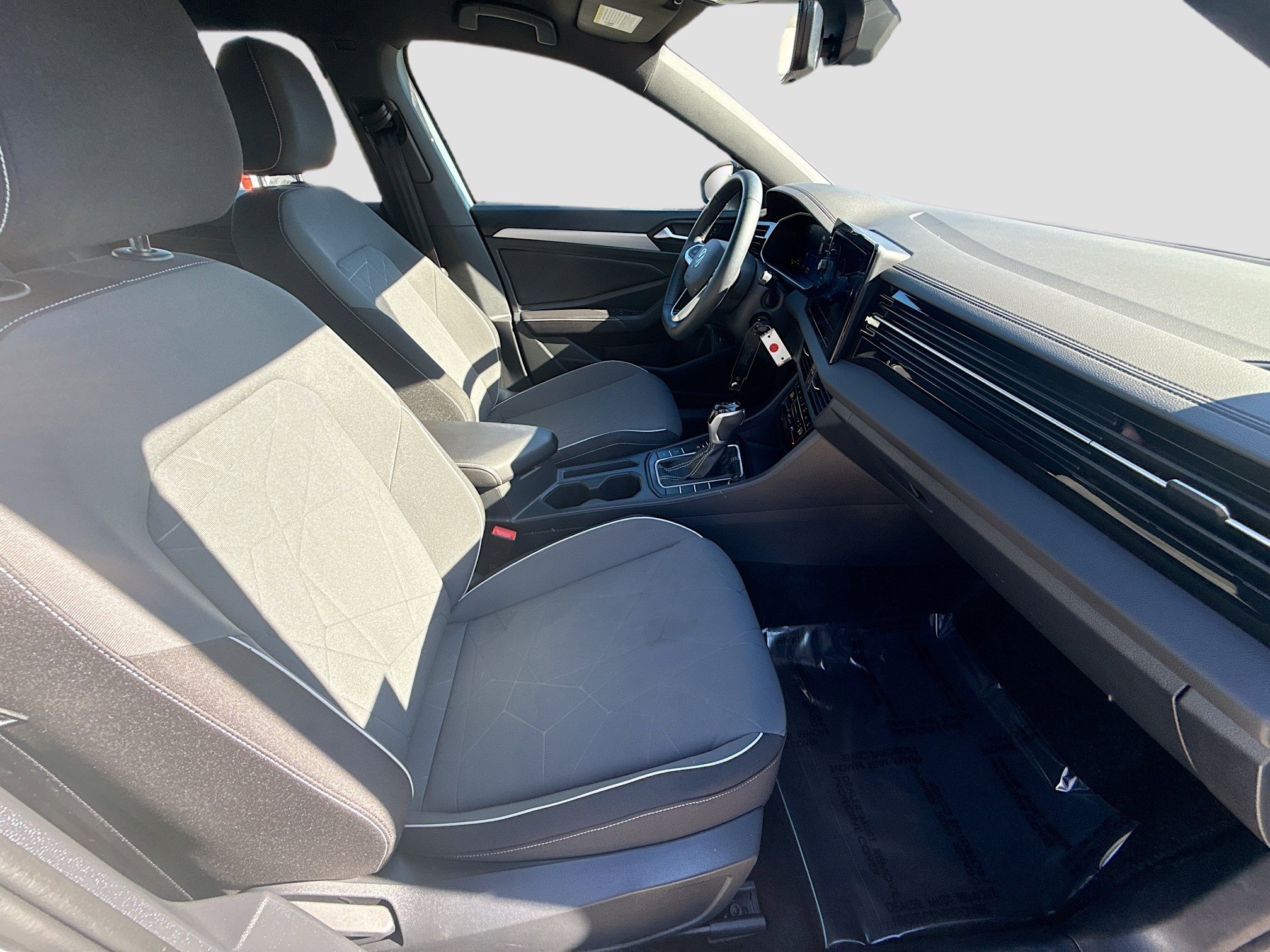 Certified 2025 Volkswagen Jetta Sport image 30