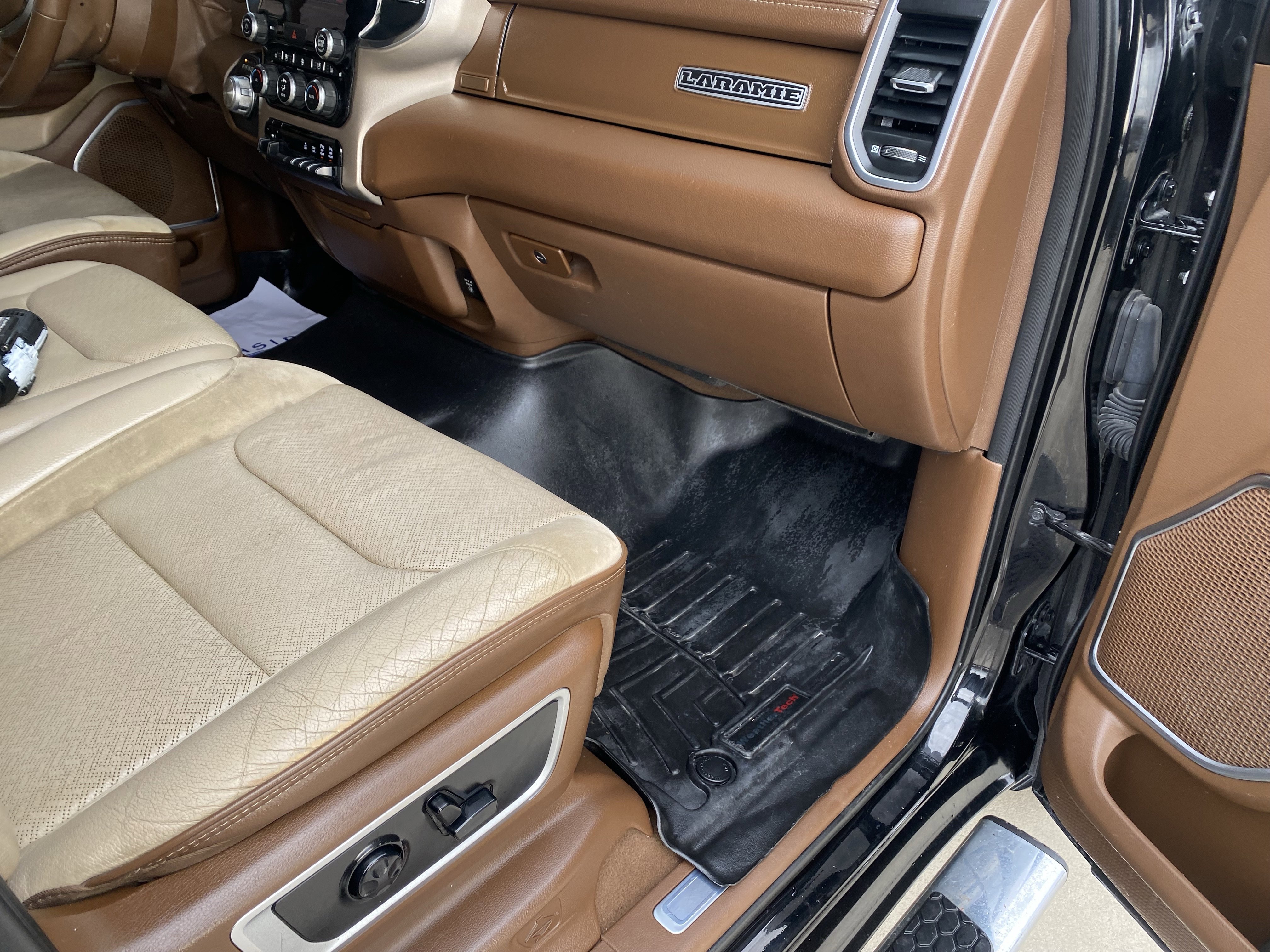 Used 2019 RAM 1500 Laramie image 13