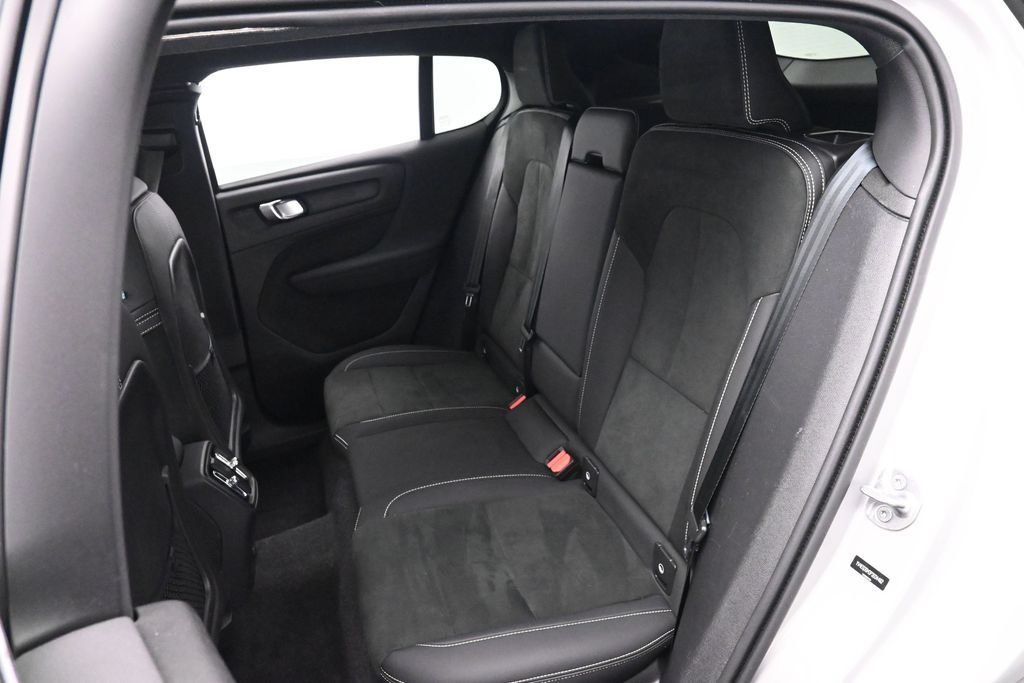 Used 2023 Volvo C40 P8 Recharge Ultimate AWD/4WD image 19
