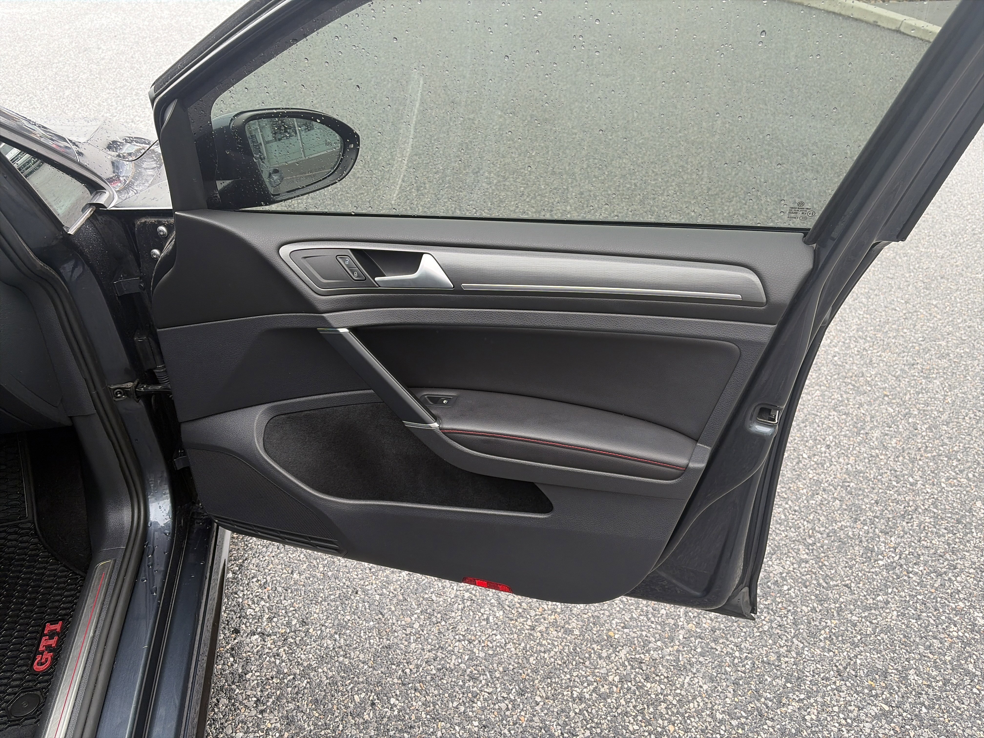 Used 2018 Volkswagen GTI S image 28