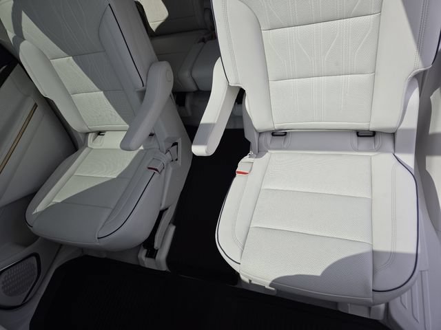 New 2026 Buick Enclave Avenir w/ Super Cruise Package FWD image 32