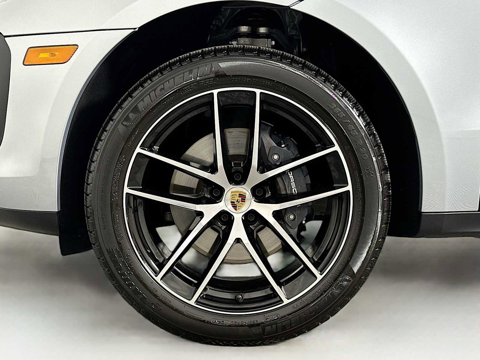 Certified 2025 Porsche Macan image 29