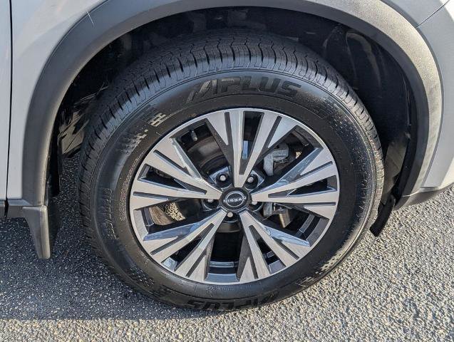 Certified 2022 Nissan Rogue SV w/ SV Premium Package AWD/4WD image 19