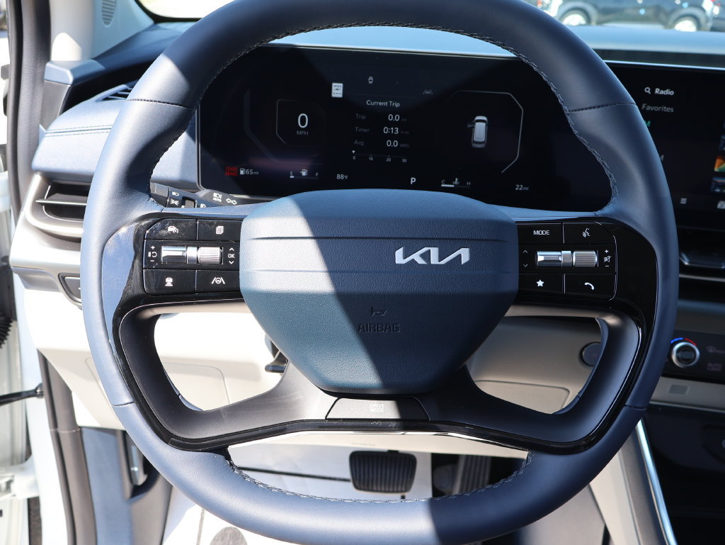 New 2027 Kia Carnival SX w/ Dark Edition Package FWD image 35