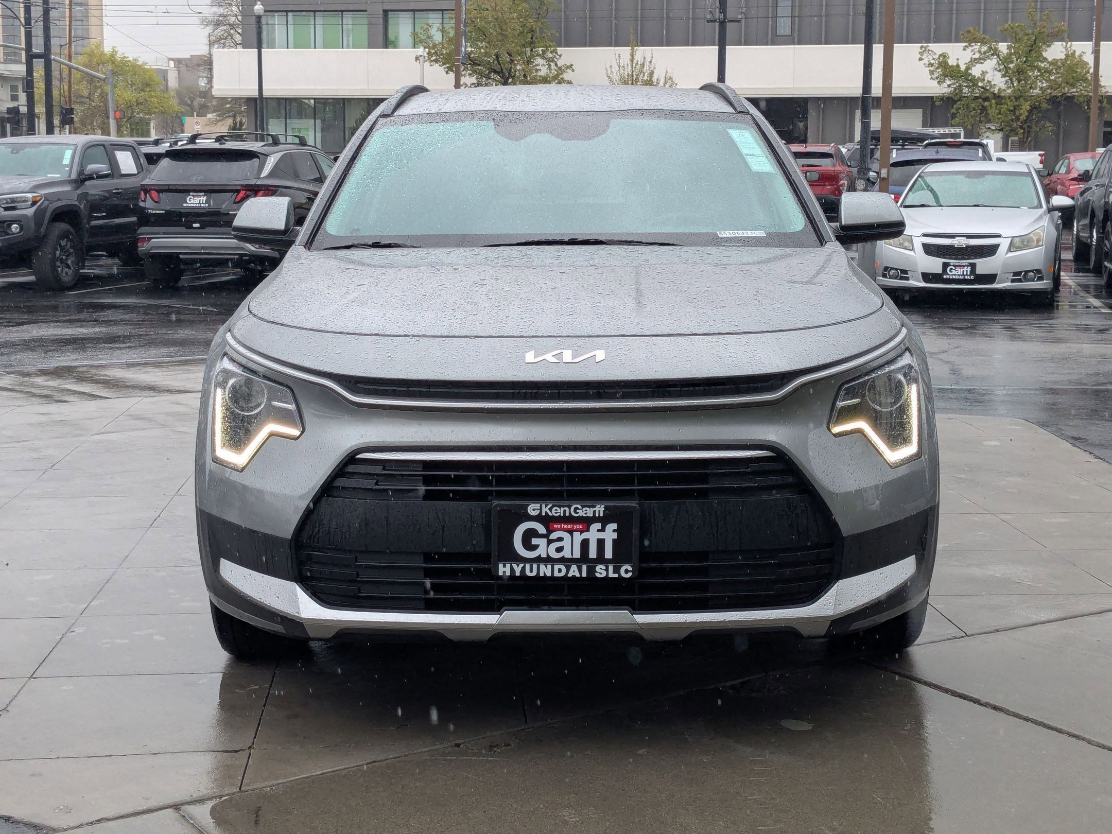 Used 2025 Kia Niro LX FWD image 11