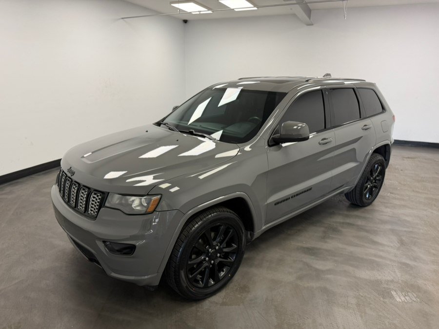 Used 2020 Jeep Grand Cherokee Altitude AWD/4WD image 4