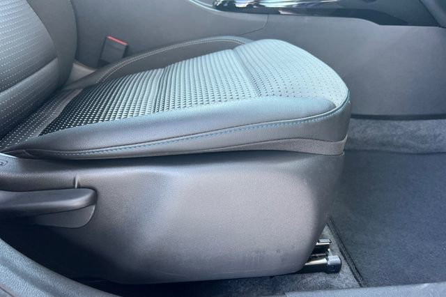 Used 2025 Chevrolet Trax LT w/ LT Convenience Package image 22