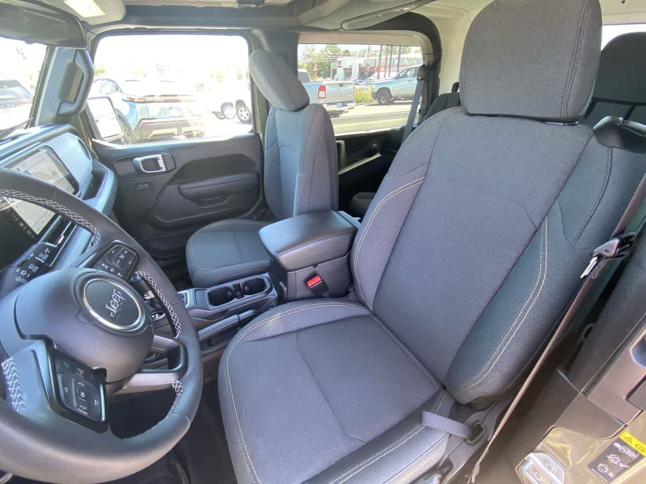 Used 2025 Jeep Wrangler Sport AWD/4WD image 11