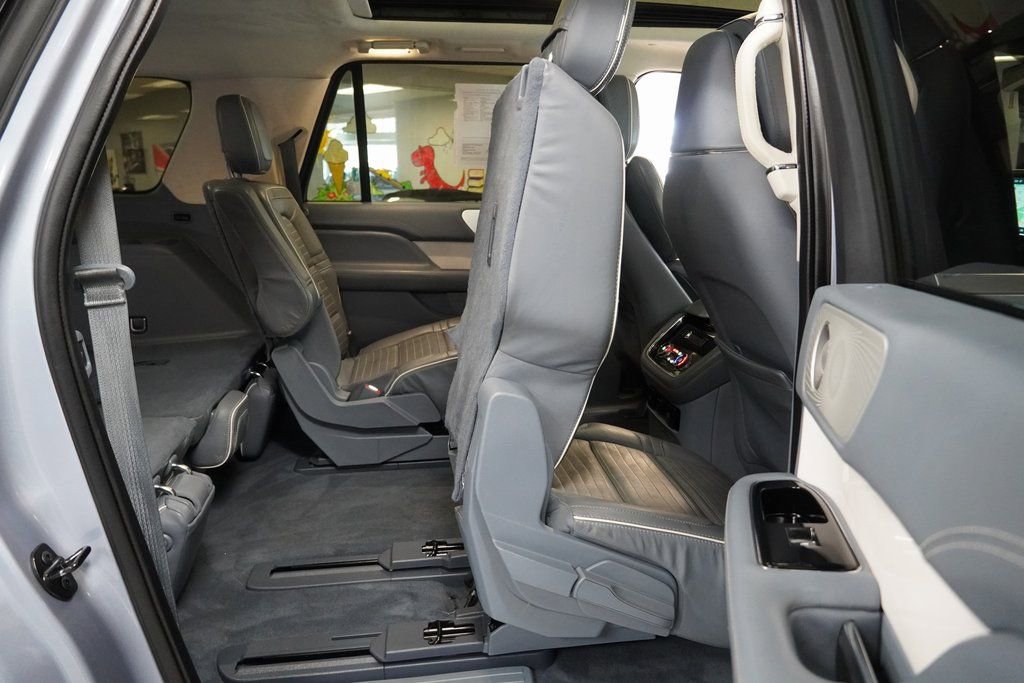 Used 2021 Lincoln Navigator L Black Label w/ Cargo Convenience Package image 33