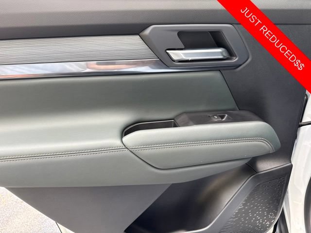 Used 2026 GMC Terrain AT4 AWD/4WD image 25