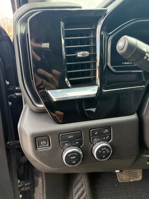 Used 2022 GMC Sierra 1500 SLT AWD/4WD image 18