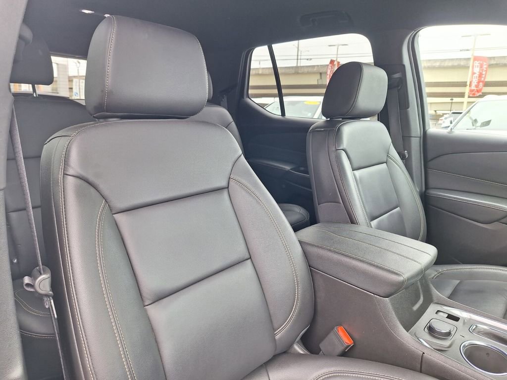 Used 2023 Chevrolet Traverse LT image 29