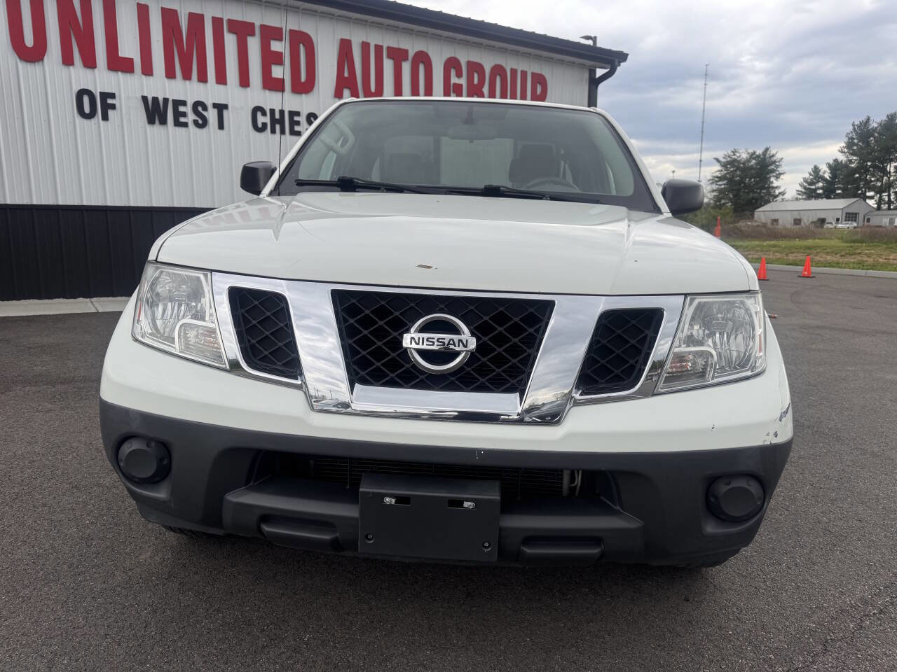 Used 2019 Nissan Frontier S image 3