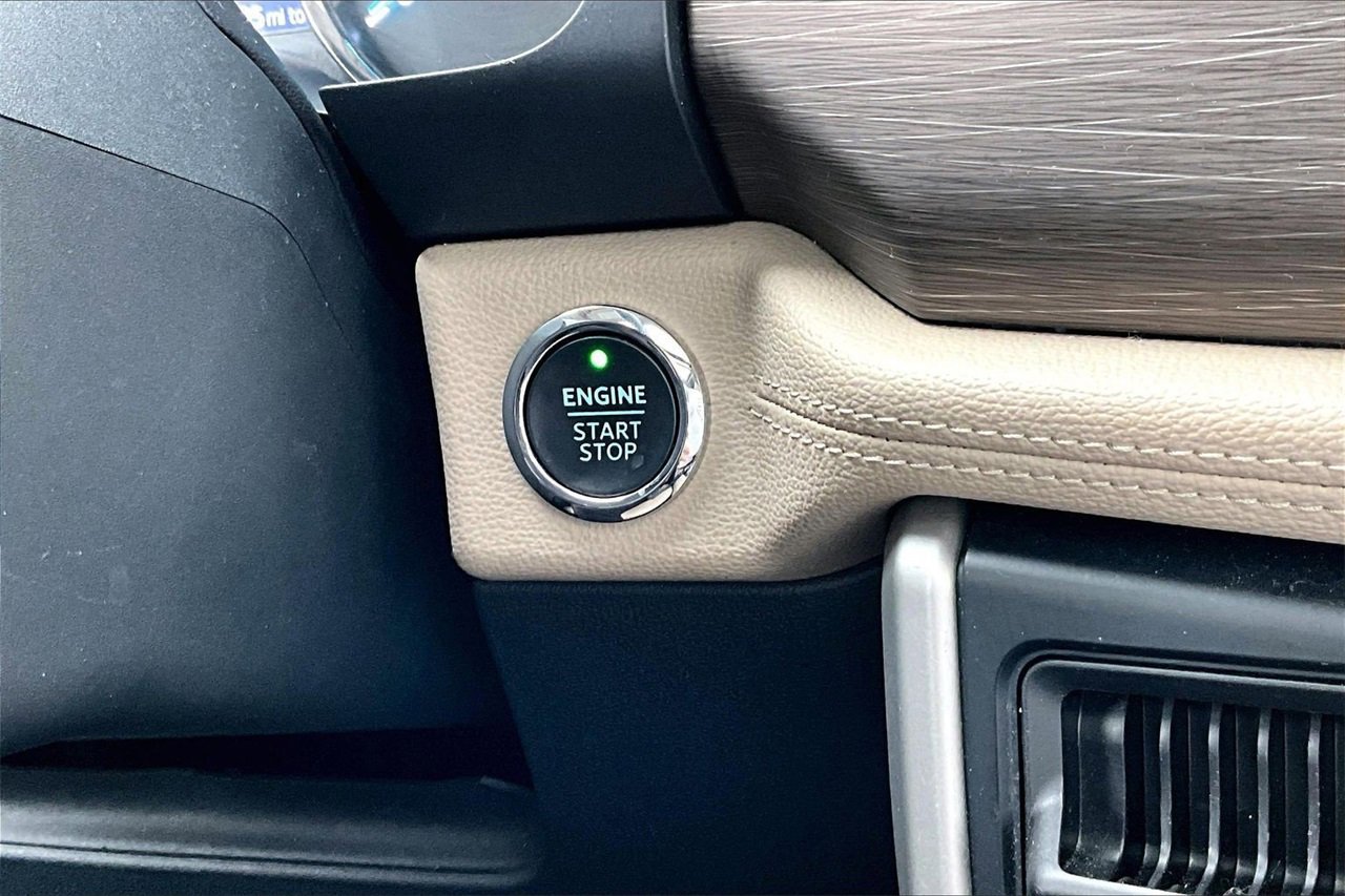 Used 2024 Ford Expedition Limited image 29