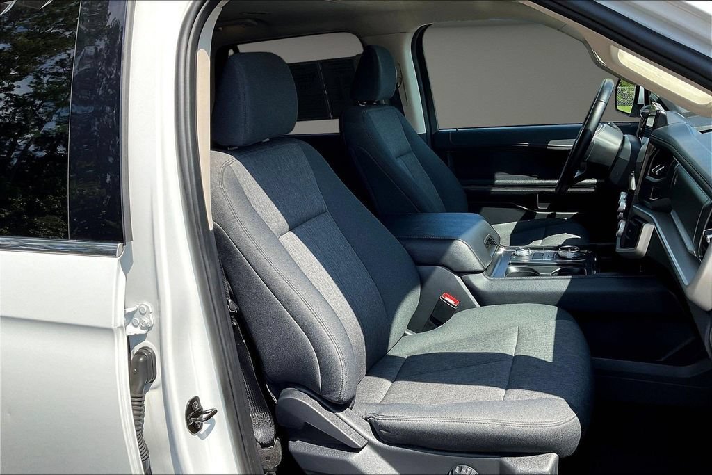 Used 2024 Ford Expedition Max XLT AWD/4WD image 34