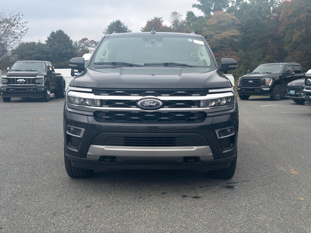Used 2023 Ford Expedition Limited AWD/4WD image 2