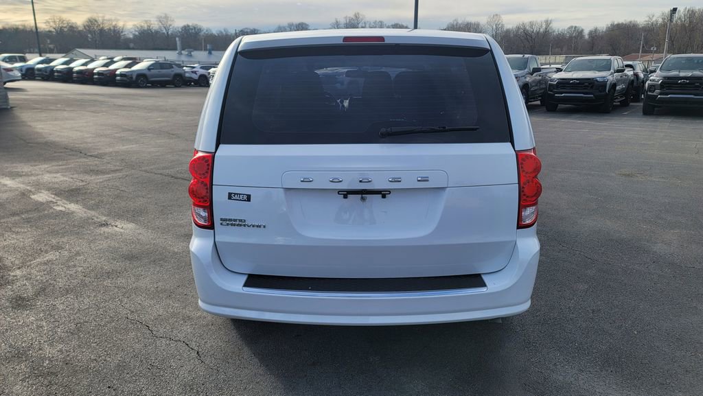 Used 2016 Dodge Grand Caravan American Value Package image 10