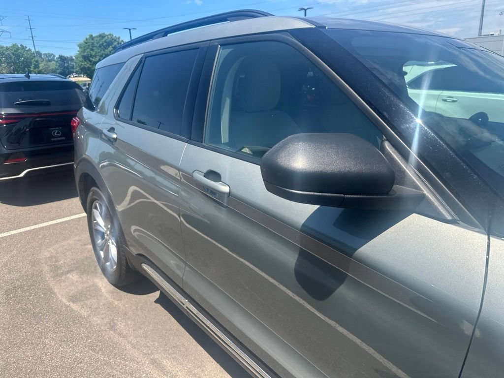 Used 2020 Ford Explorer XLT w/ Equipment Group 202A AWD/4WD image 24