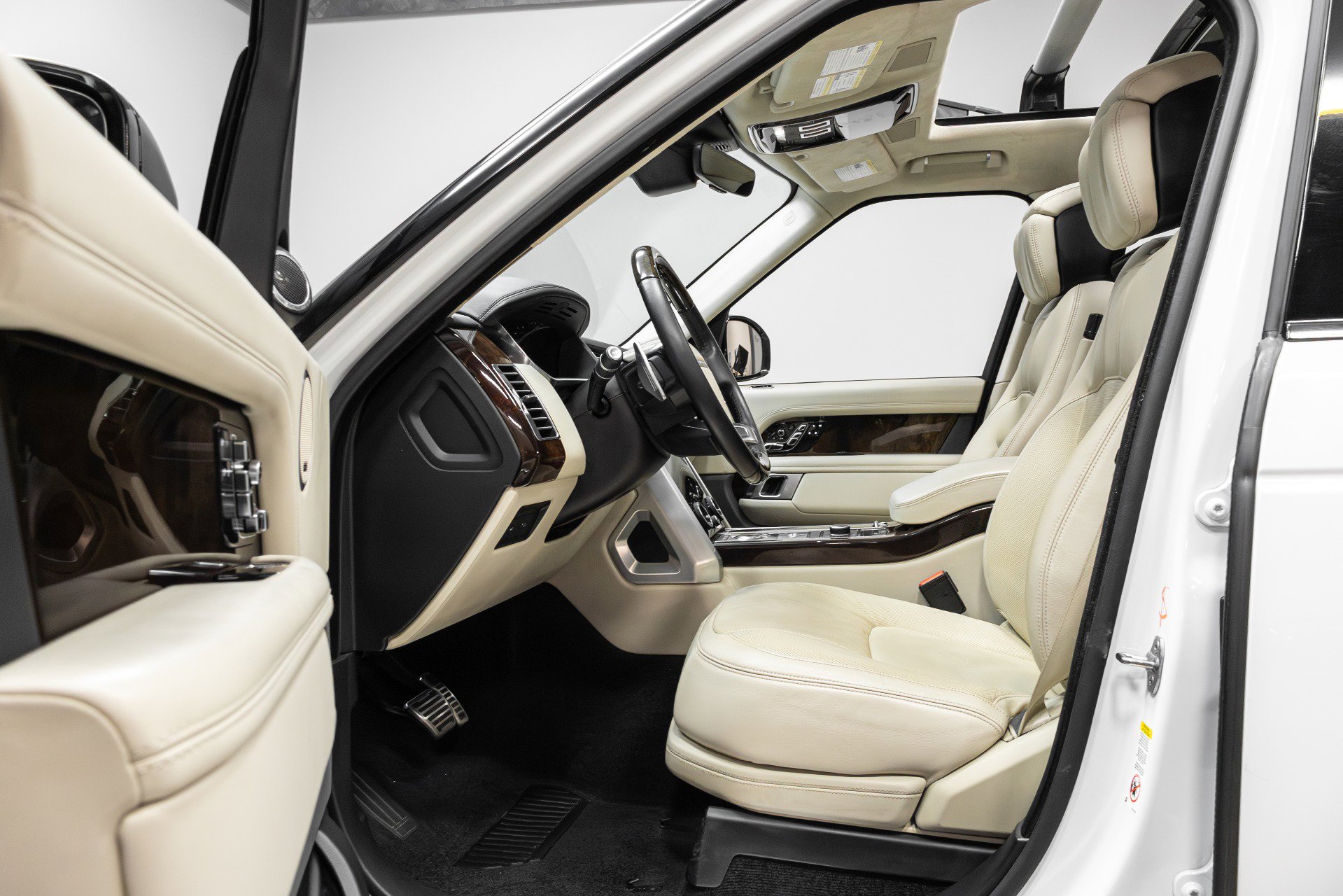 Used 2019 Land Rover Range Rover Long Wheelbase Autobiography image 5