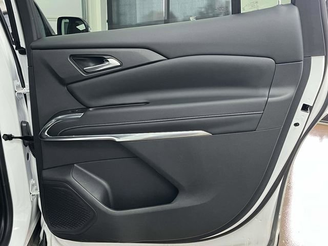 Used 2025 Chevrolet Traverse LT image 26