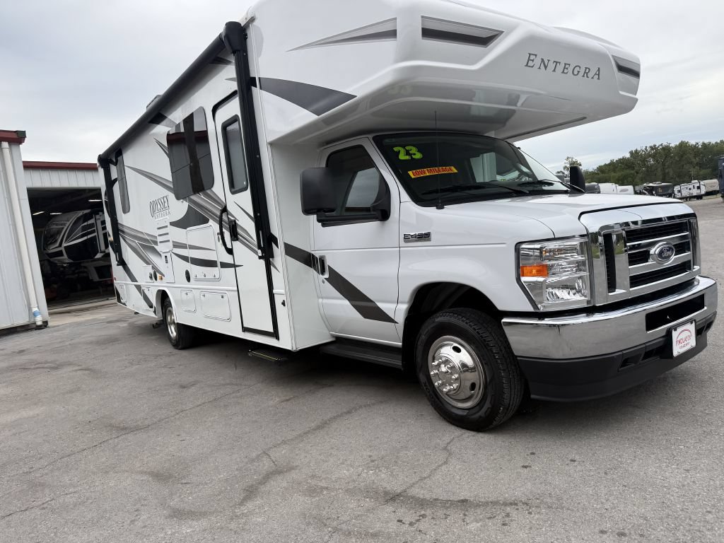 Used 2023 Ford E-450 and Econoline 450 Super Duty w/ Motorhome Prep Package RWD image 2