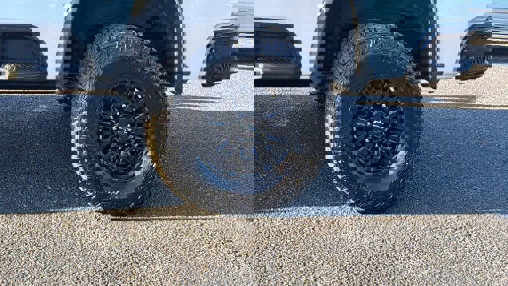 New 2026 Chevrolet Silverado 2500 ZR2 image 9