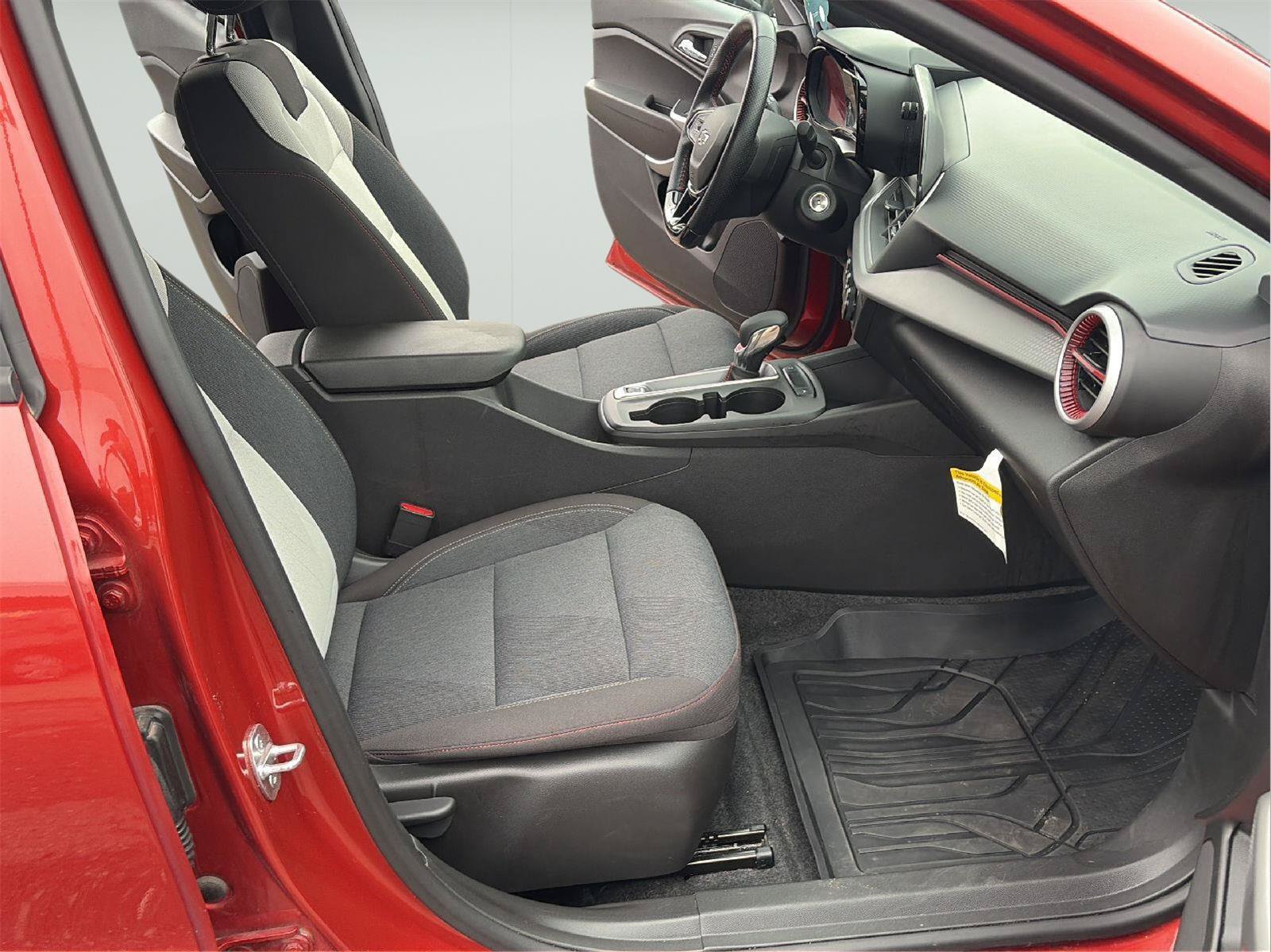 Certified 2024 Chevrolet Trax RS w/ Driver Confidence Package FWD image 19