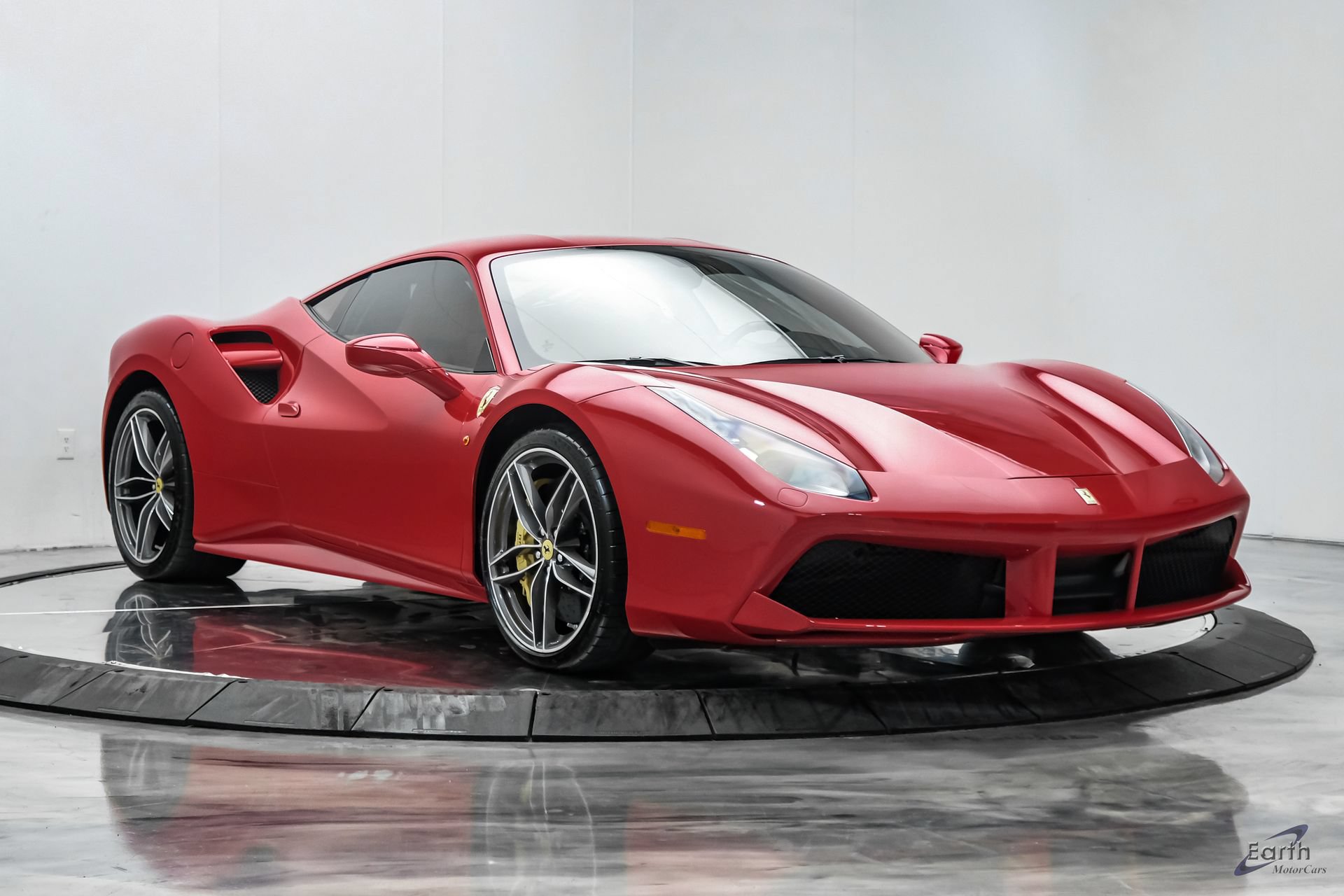 Used 2017 Ferrari 488 GTB RWD image 28