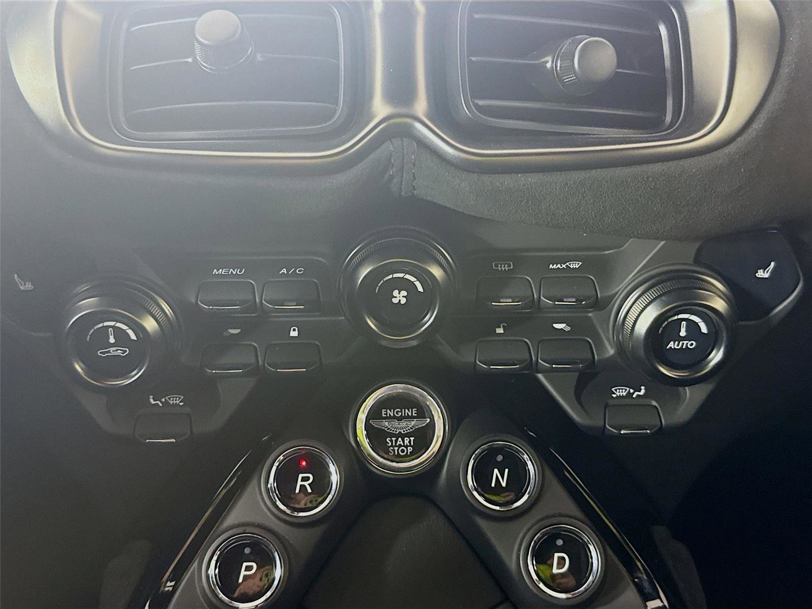 Used 2020 Aston Martin V8 Vantage Coupe RWD image 11