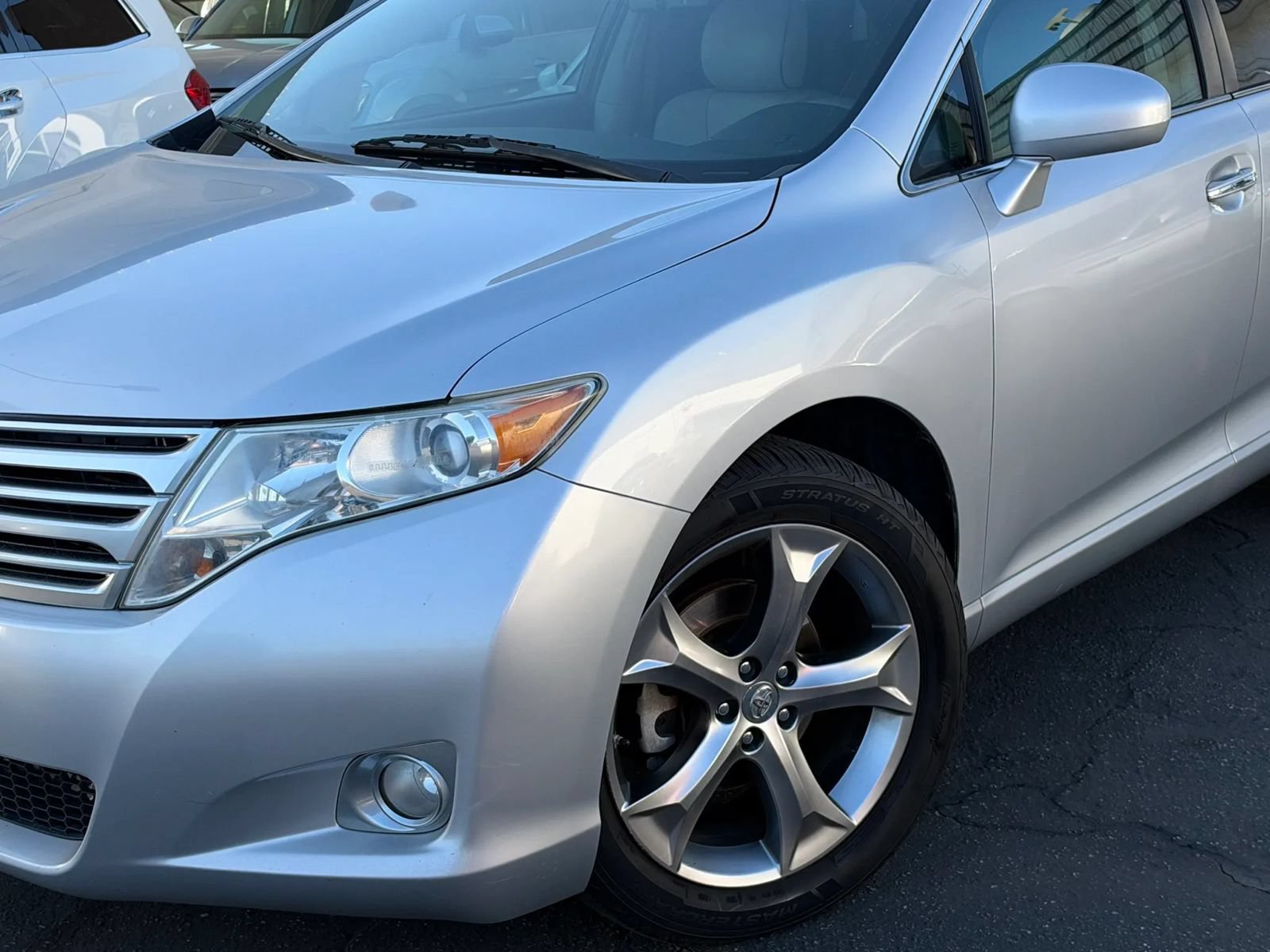 Used 2010 Toyota Venza w/ Leather Pkg FWD image 3